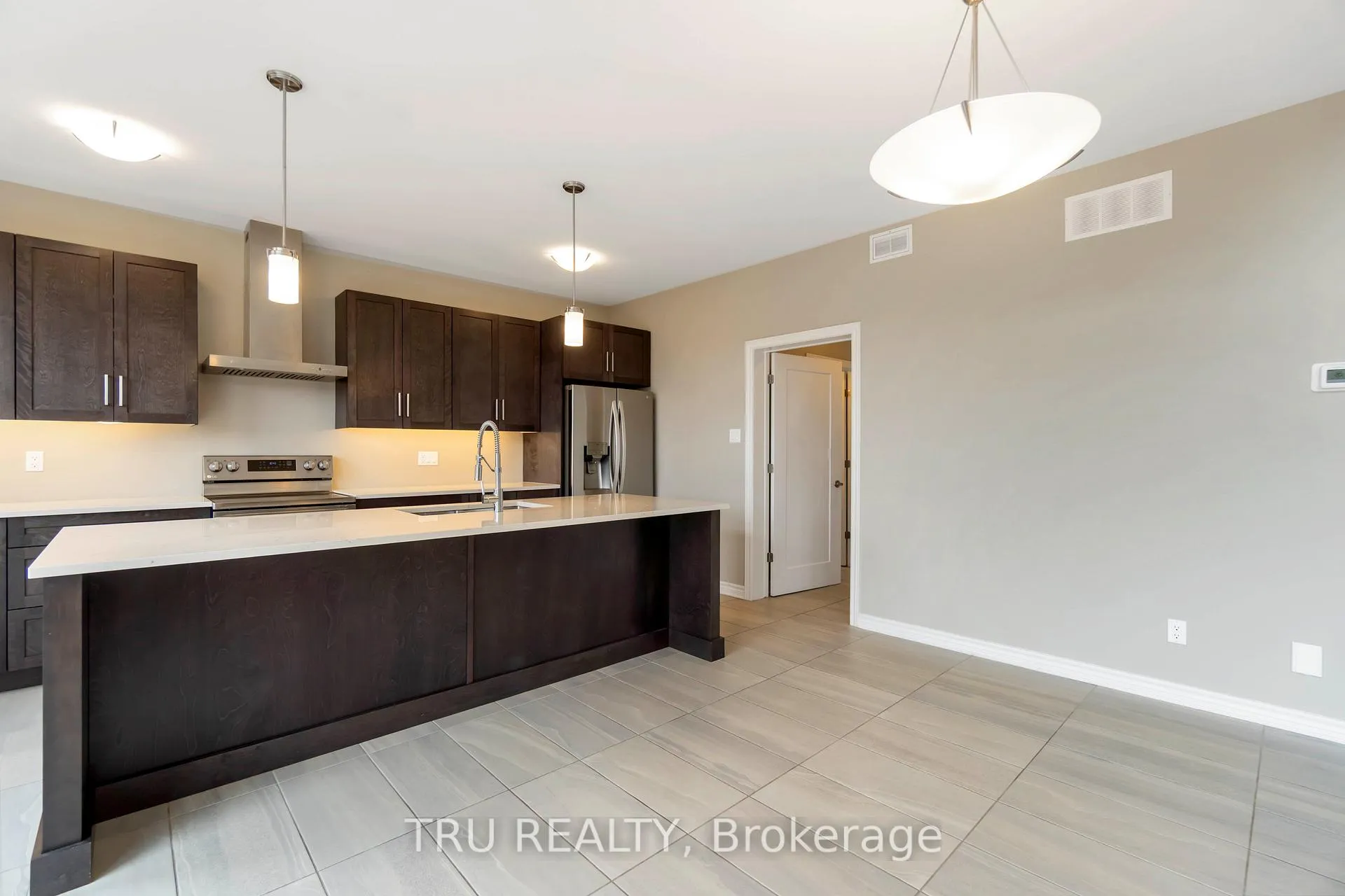 Photo 12 of 83 Douglas Brown Way, Arnprior — HOMEH