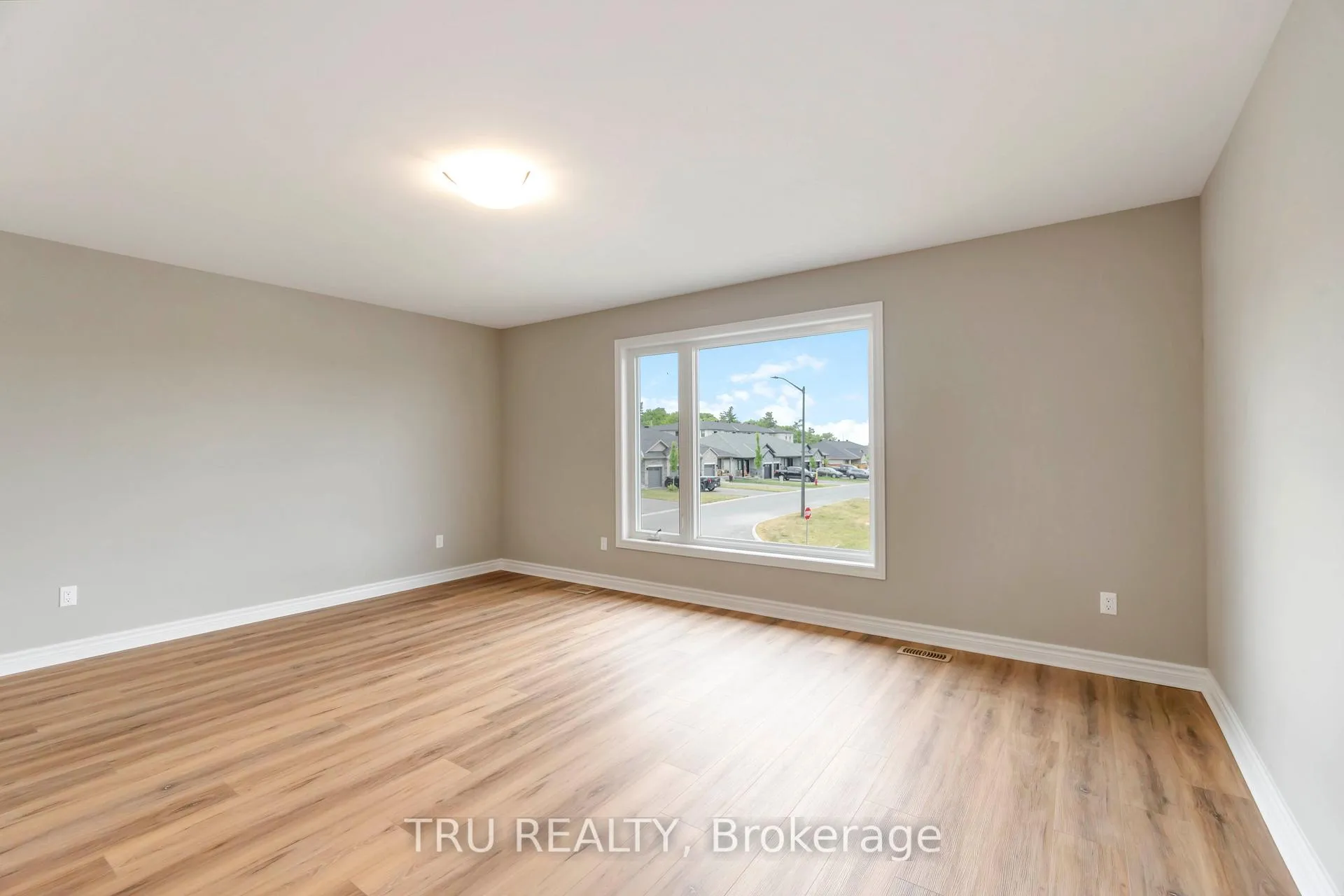 Photo 19 of 83 Douglas Brown Way, Arnprior — HOMEH