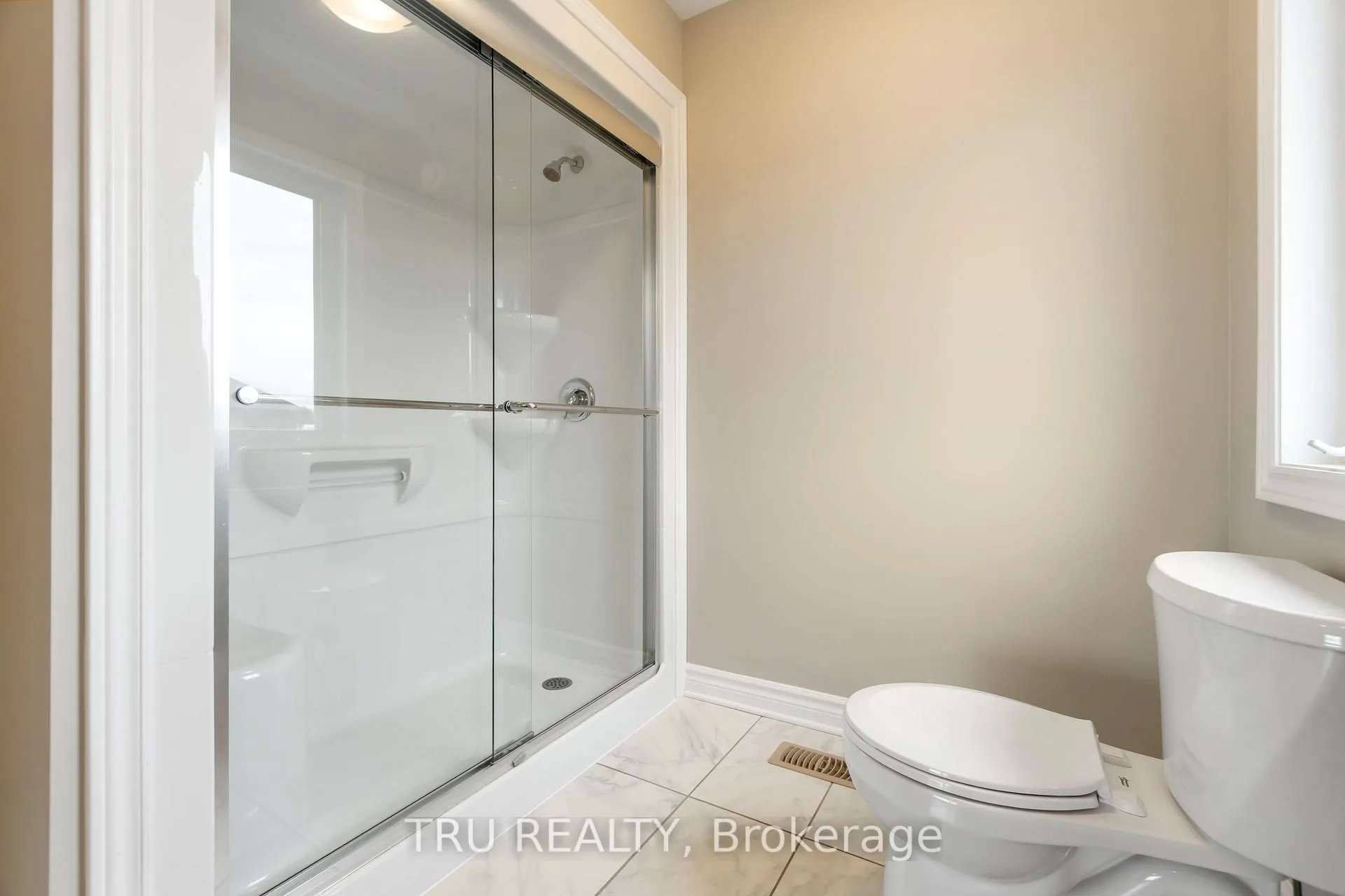 Photo 23 of 83 Douglas Brown Way, Arnprior — HOMEH
