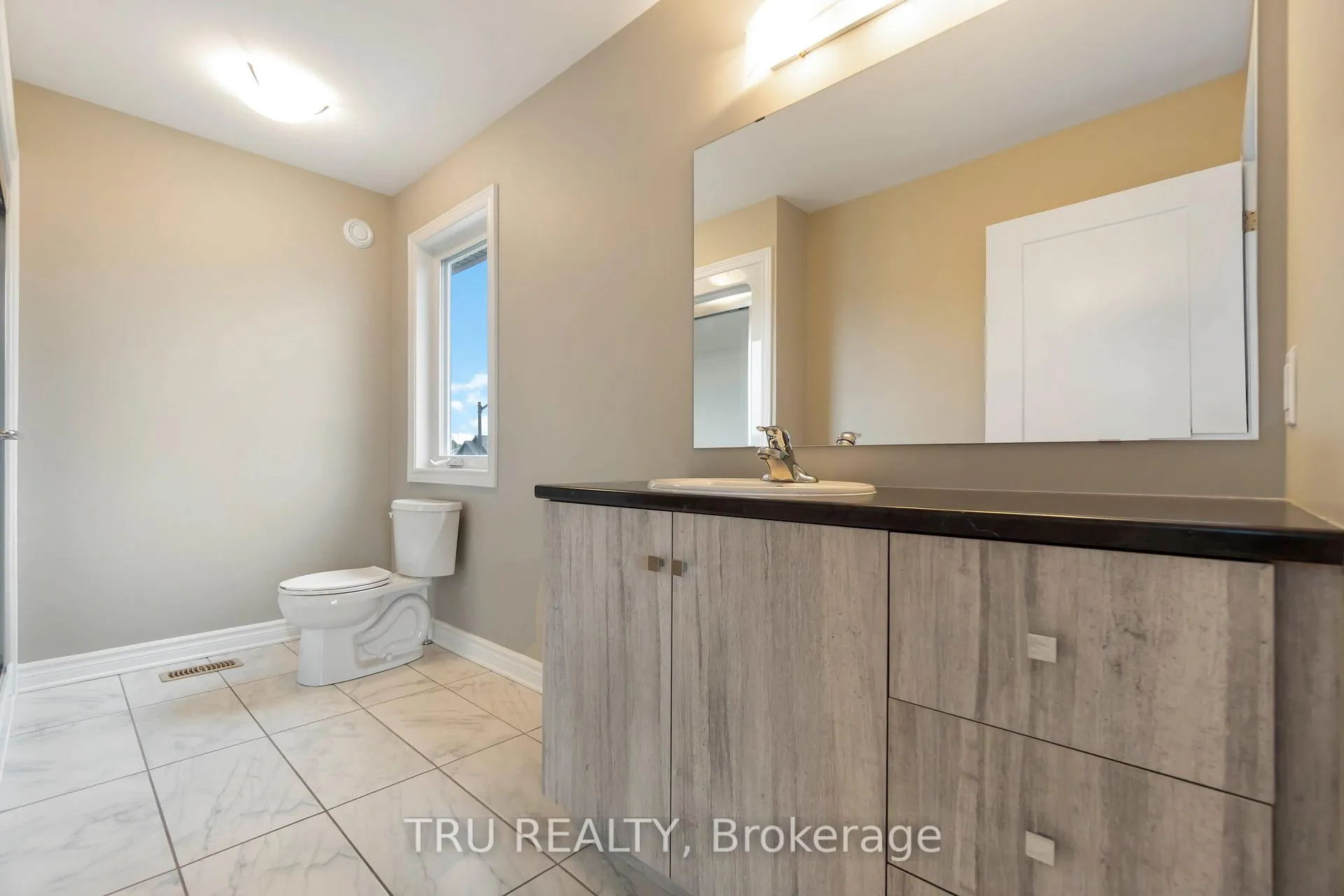 Photo 29 of 83 Douglas Brown Way, Arnprior — HOMEH