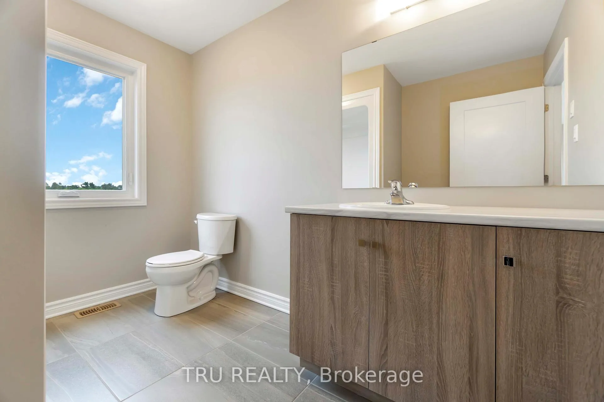 Photo 30 of 83 Douglas Brown Way, Arnprior — HOMEH