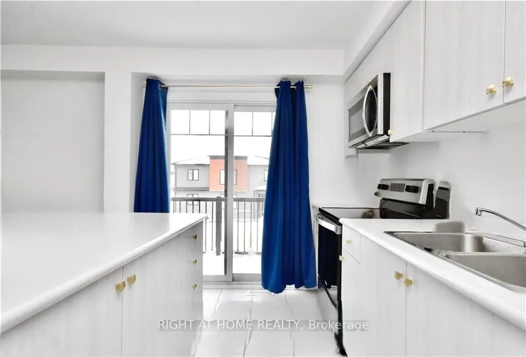 Photo 3 of 23 Kodiak Terrace, Barrie, Rural Barrie Southwest — HOMEH