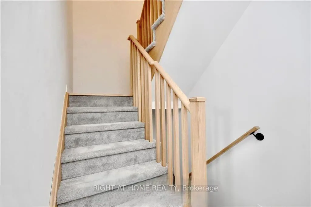 Photo 10 of 23 Kodiak Terrace, Barrie, Rural Barrie Southwest — HOMEH