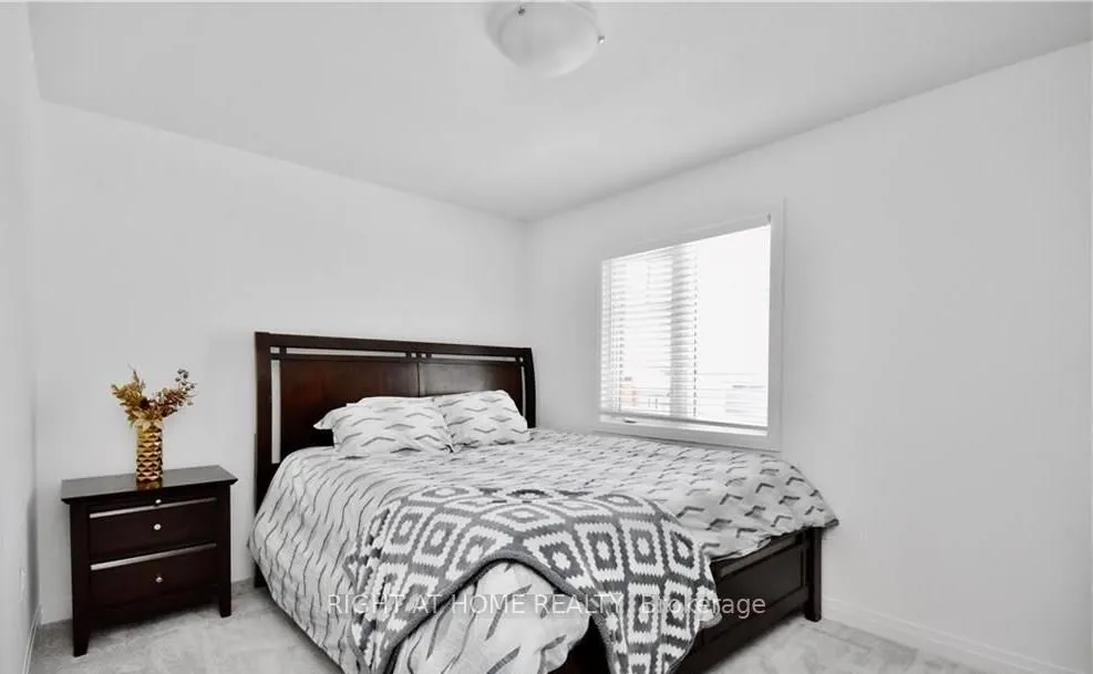 Photo 11 of 23 Kodiak Terrace, Barrie, Rural Barrie Southwest — HOMEH