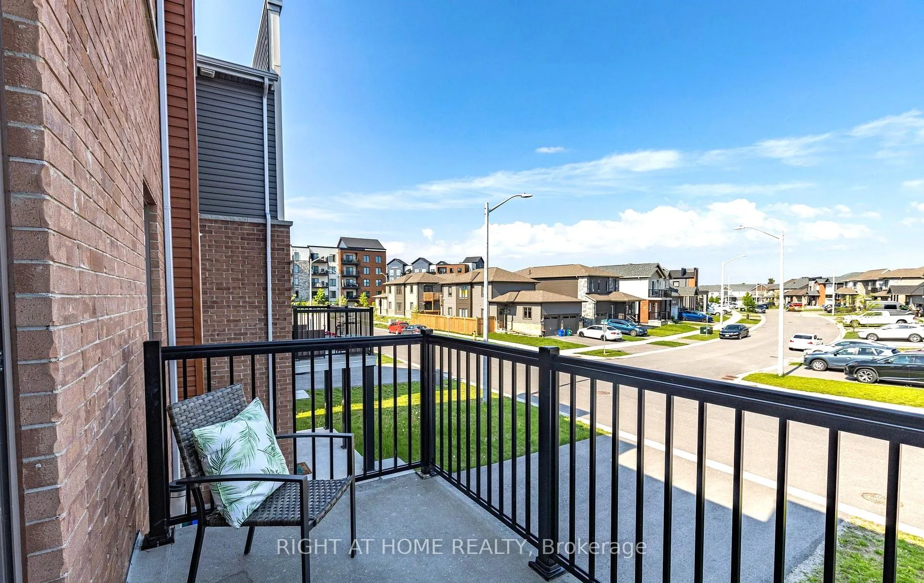 Photo 16 of 23 Kodiak Terrace, Barrie, Rural Barrie Southwest — HOMEH
