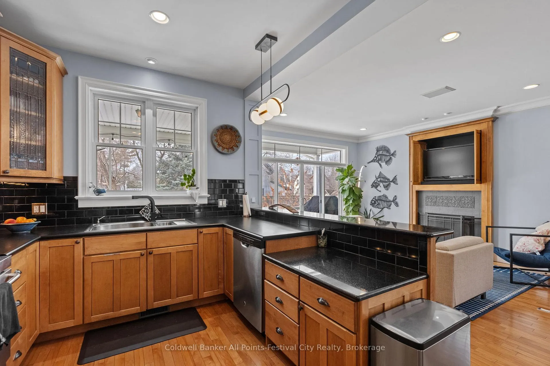 Photo 14 of 56 Wellington Street S, Goderich, Goderich (Town) — HOMEH
