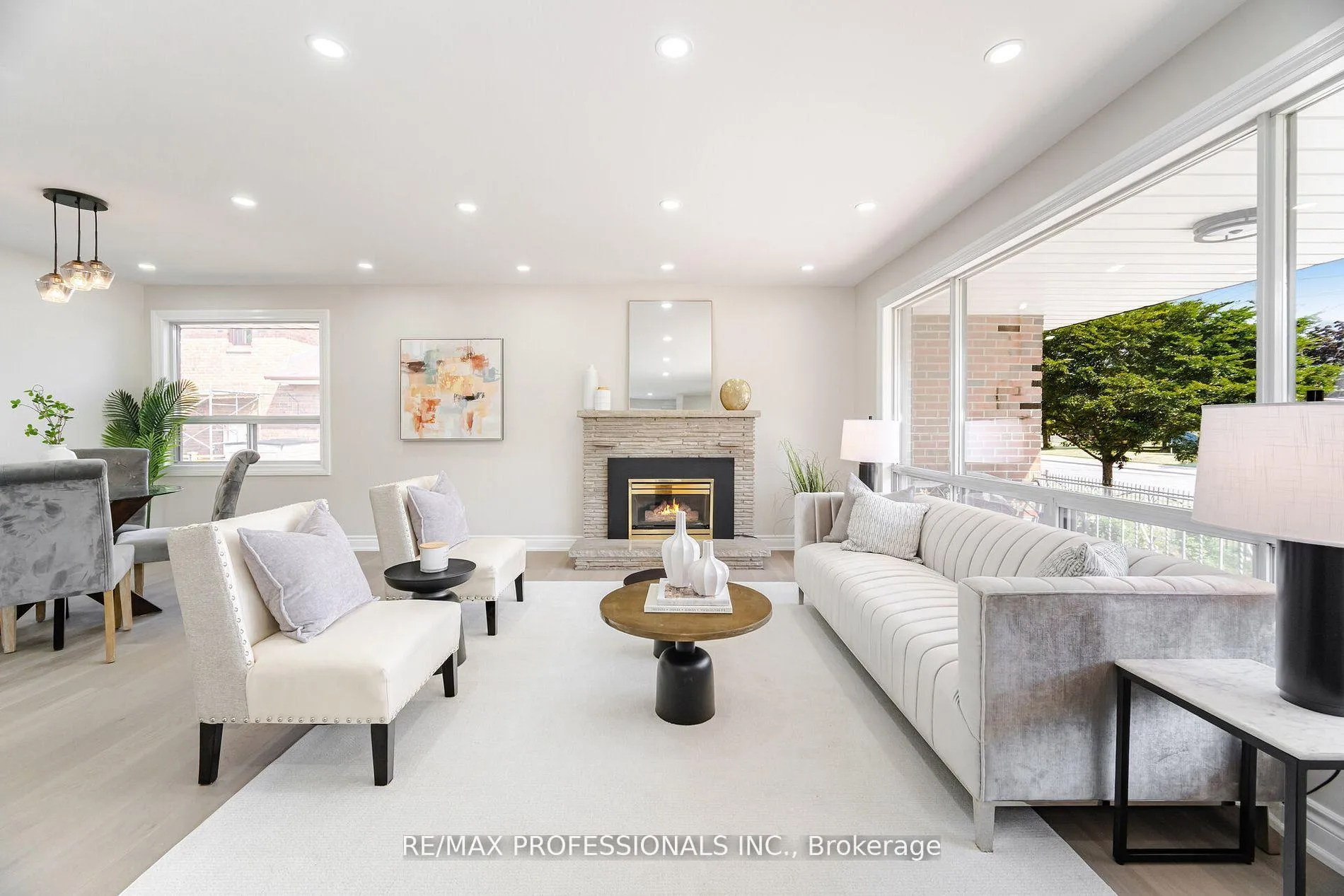 Photo 6 of 718 Royal York Road, Etobicoke, Stonegate-Queensway — HOMEH