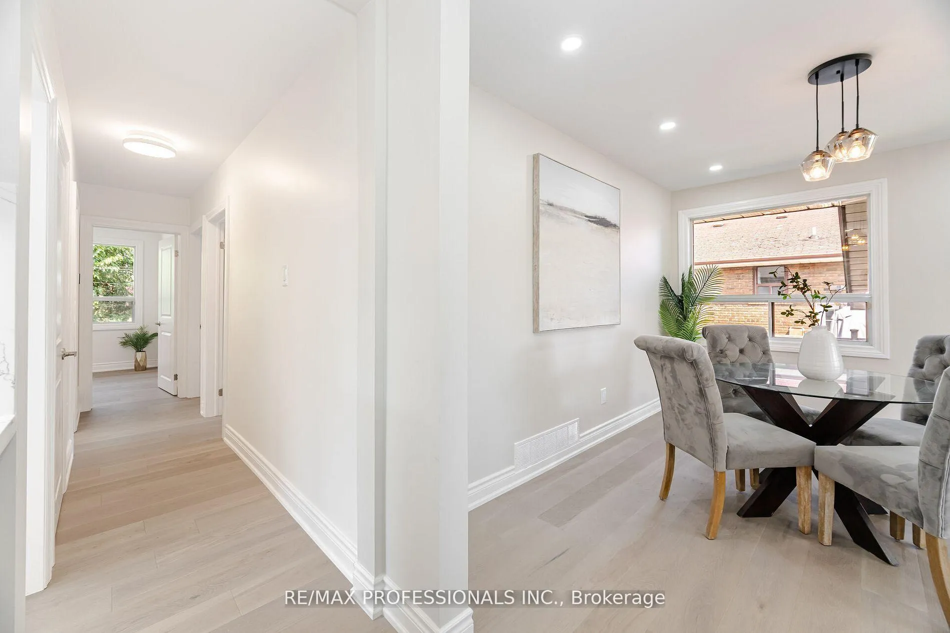 Photo 21 of 718 Royal York Road, Etobicoke, Stonegate-Queensway — HOMEH
