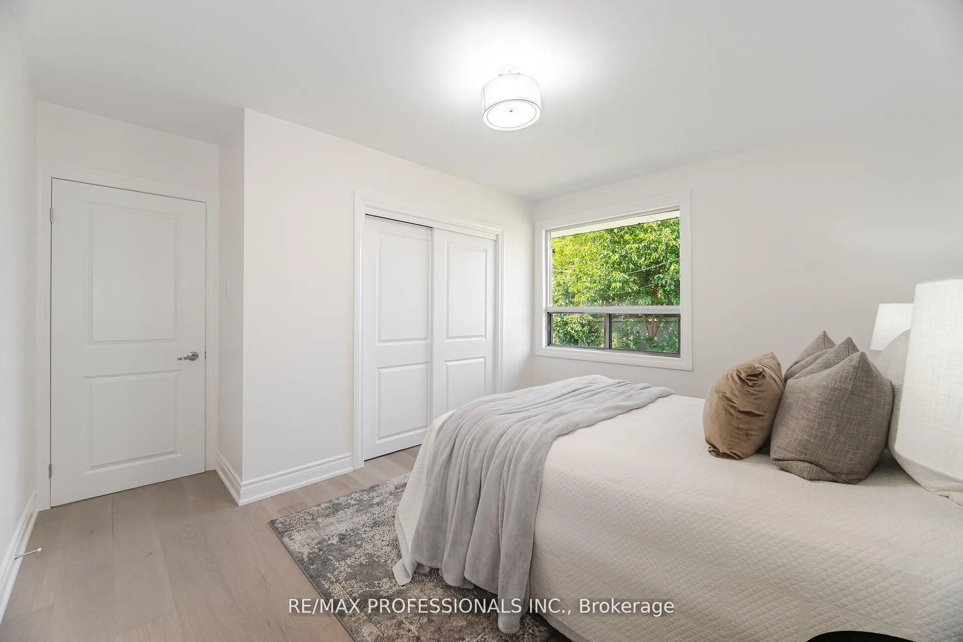 Photo 23 of 718 Royal York Road, Etobicoke, Stonegate-Queensway — HOMEH