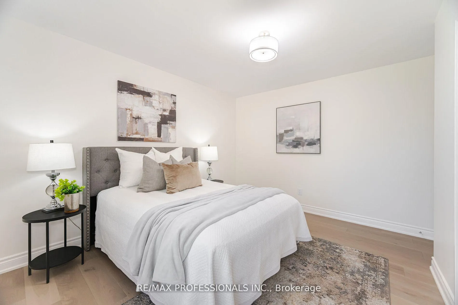 Photo 24 of 718 Royal York Road, Etobicoke, Stonegate-Queensway — HOMEH