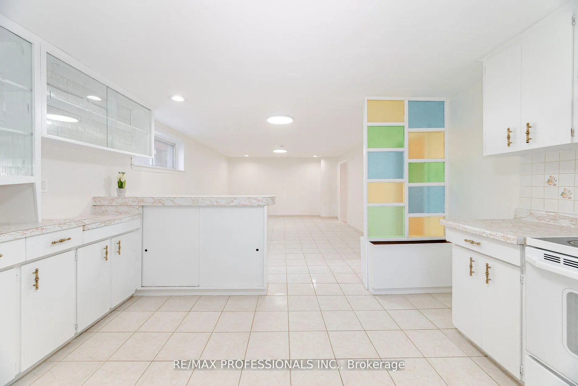 Photo 36 of 718 Royal York Road, Etobicoke, Stonegate-Queensway — HOMEH
