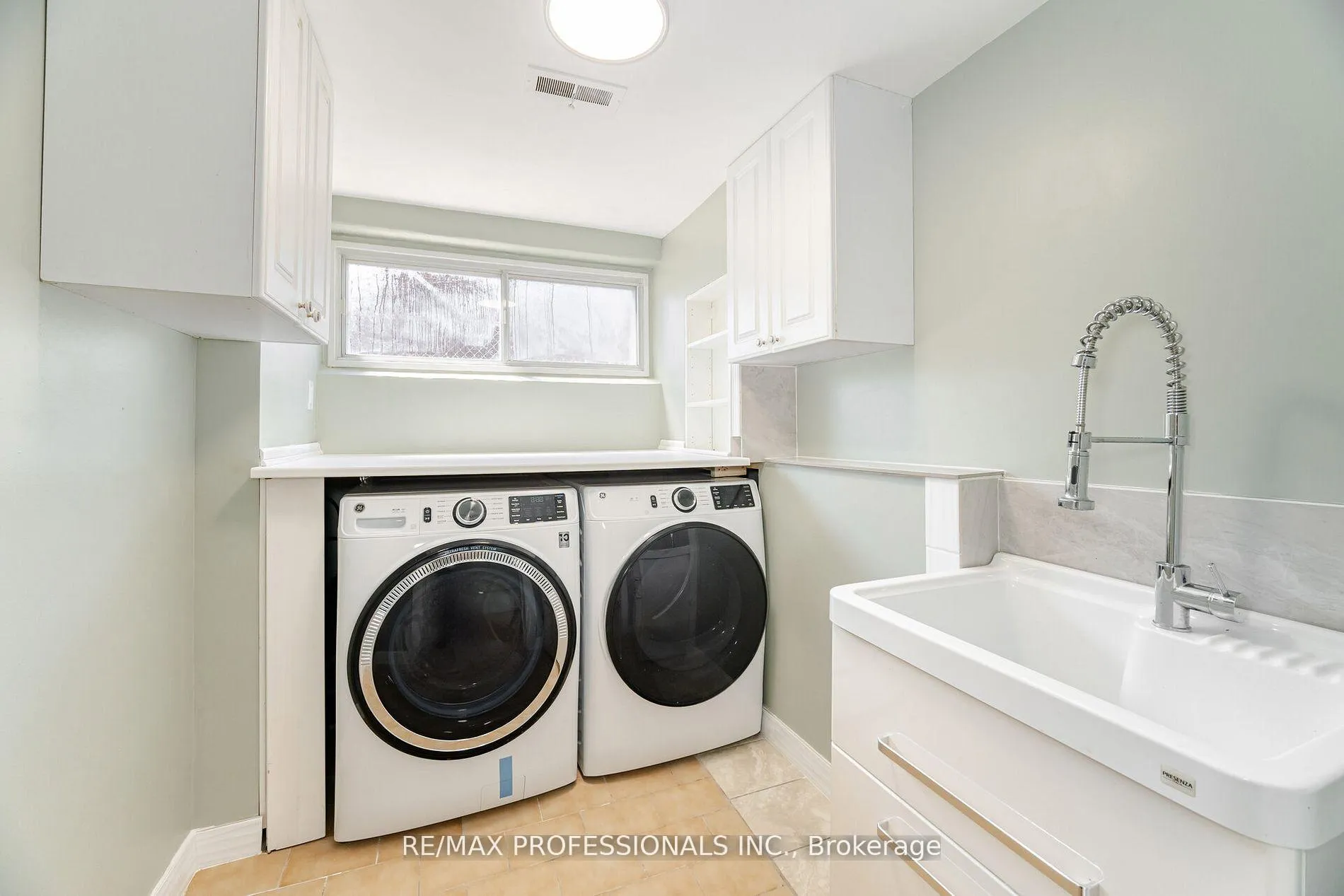Photo 45 of 718 Royal York Road, Etobicoke, Stonegate-Queensway — HOMEH