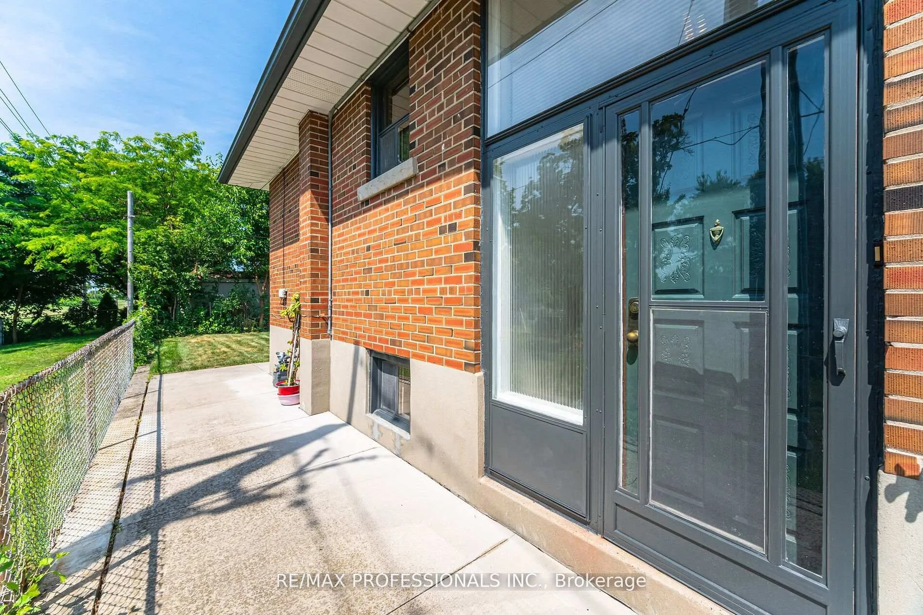 Photo 47 of 718 Royal York Road, Etobicoke, Stonegate-Queensway — HOMEH