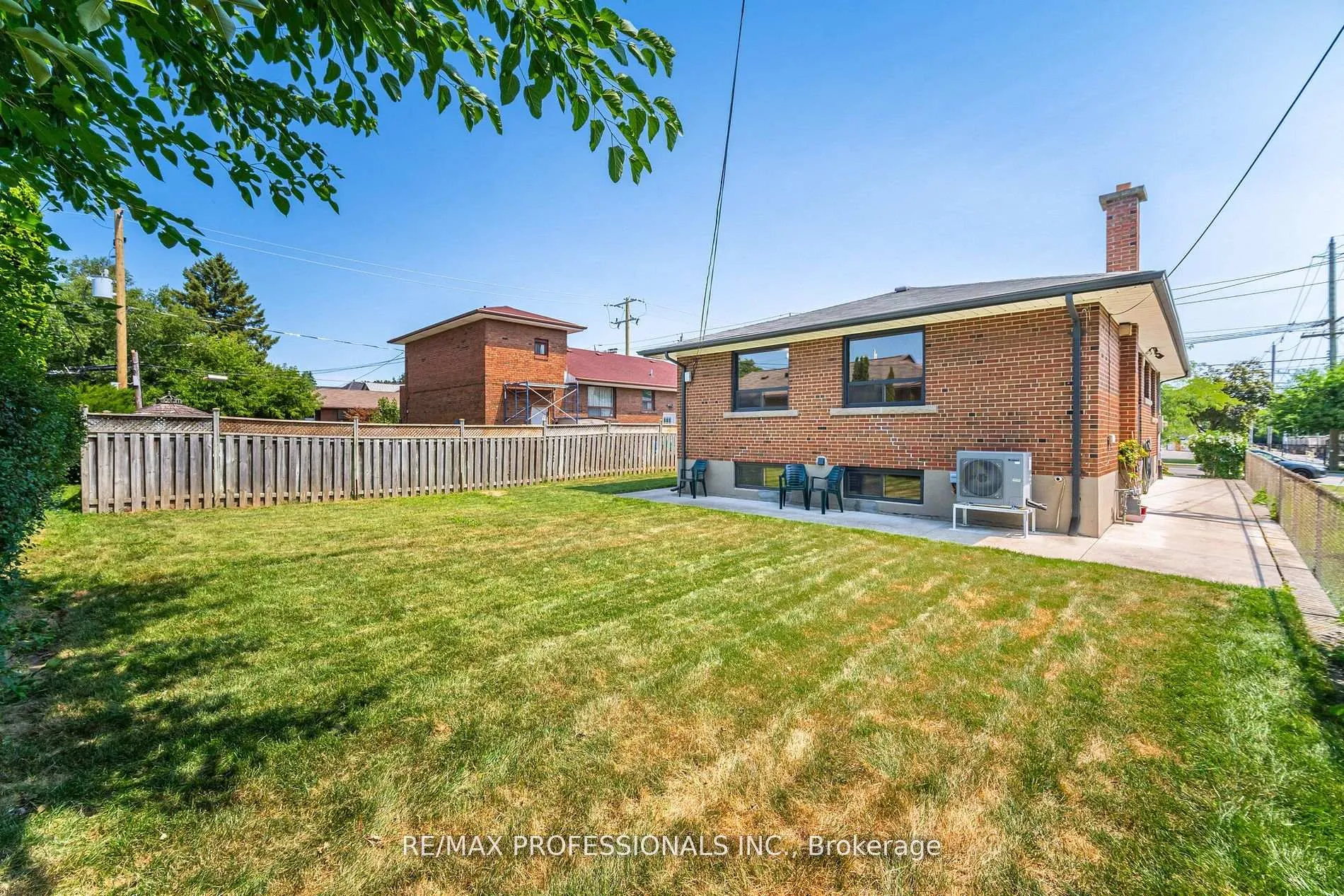 Photo 48 of 718 Royal York Road, Etobicoke, Stonegate-Queensway — HOMEH