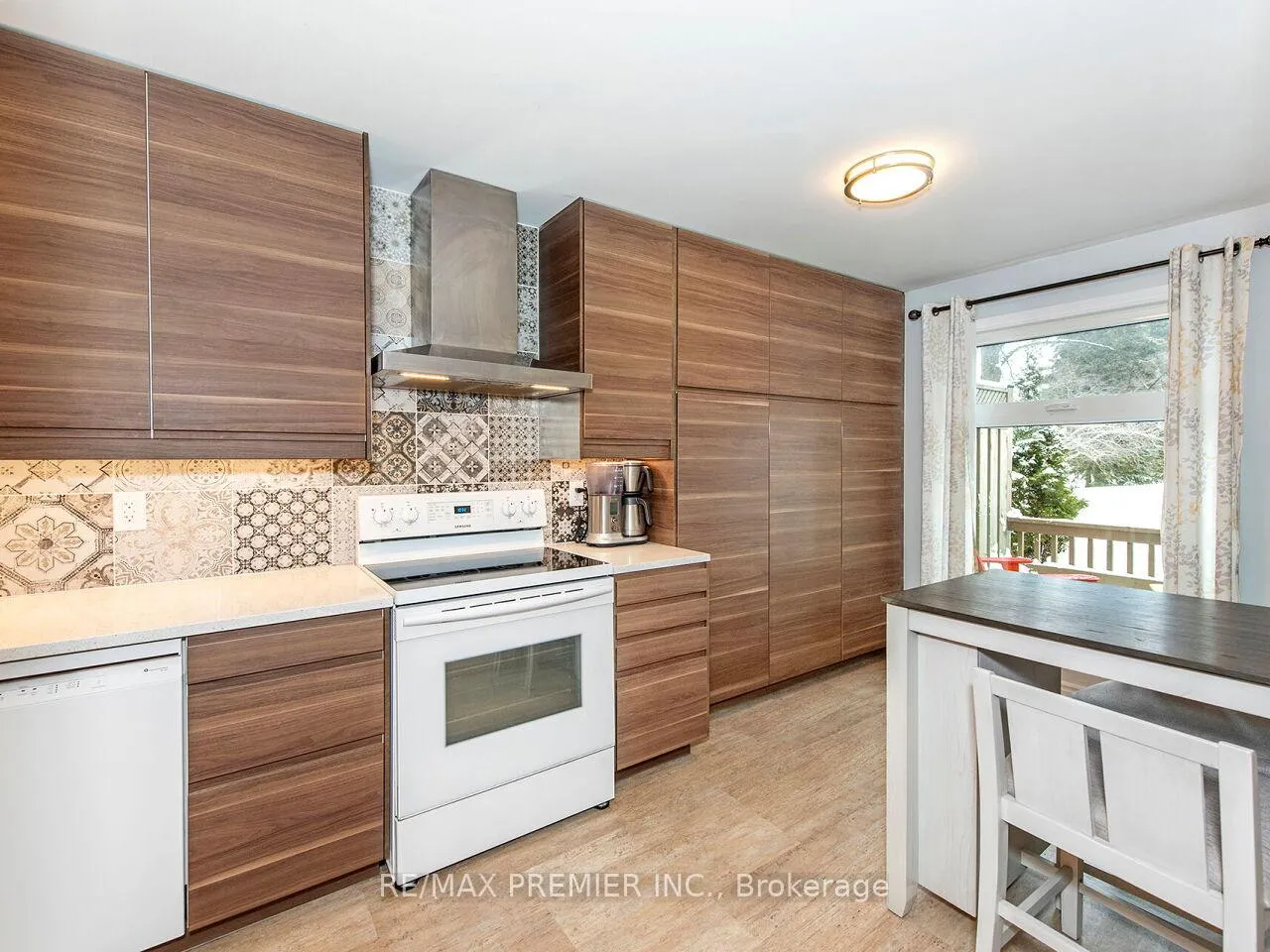 Photo 7 of 122 Rushmore Crescent, Brampton, Heart Lake East — HOMEH