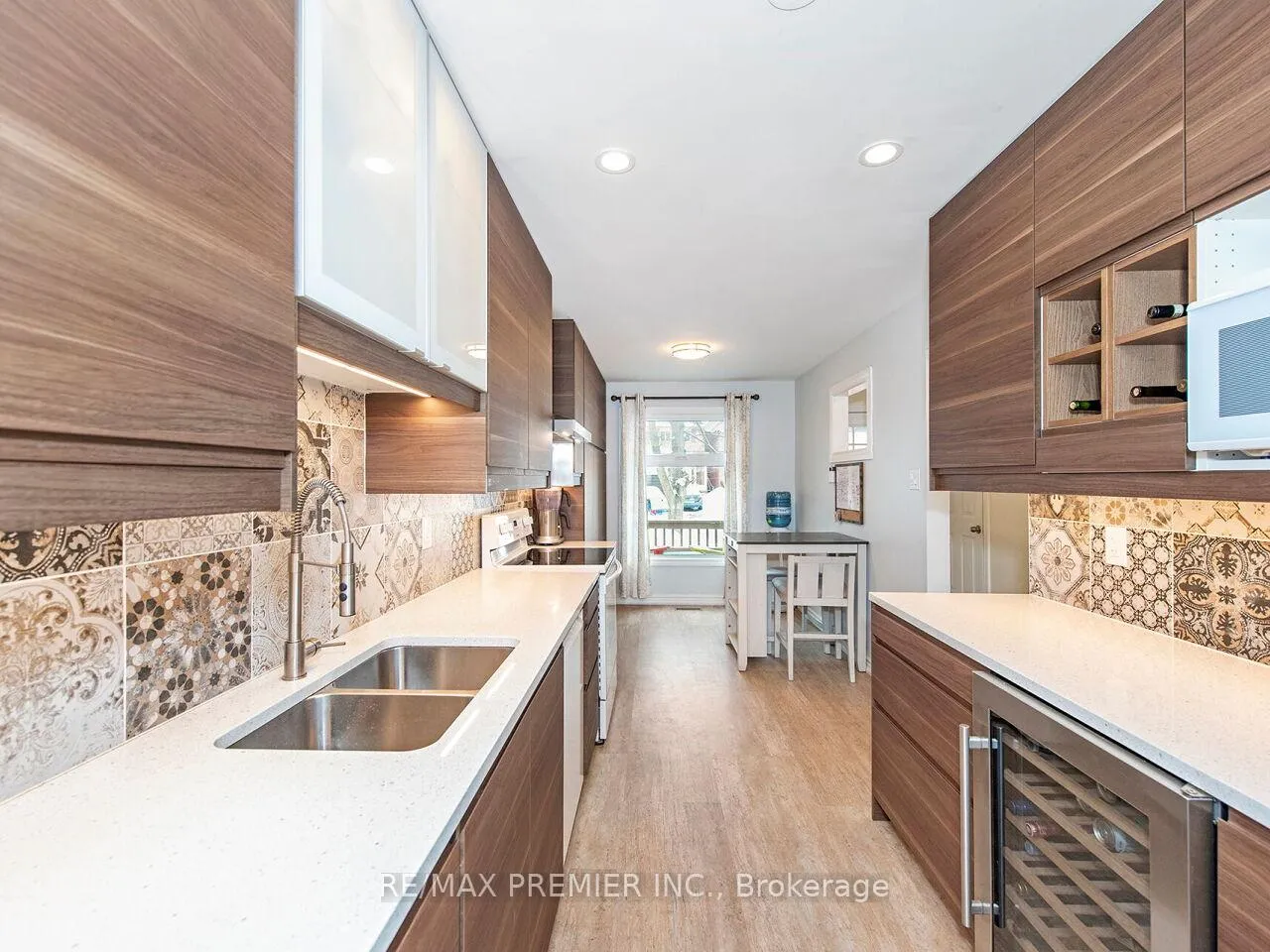 Photo 8 of 122 Rushmore Crescent, Brampton, Heart Lake East — HOMEH