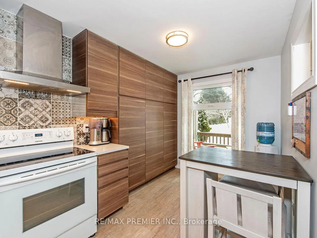 Photo 10 of 122 Rushmore Crescent, Brampton, Heart Lake East — HOMEH