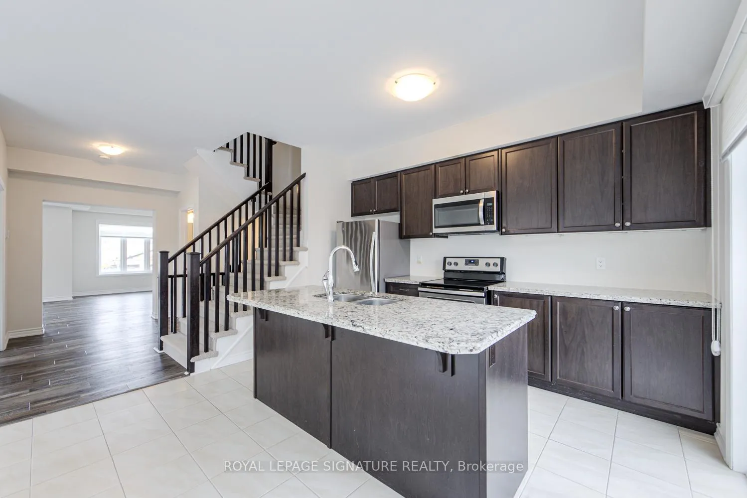 Photo 21 of 95 Borers Creek Circle, Hamilton, Waterdown — HOMEH