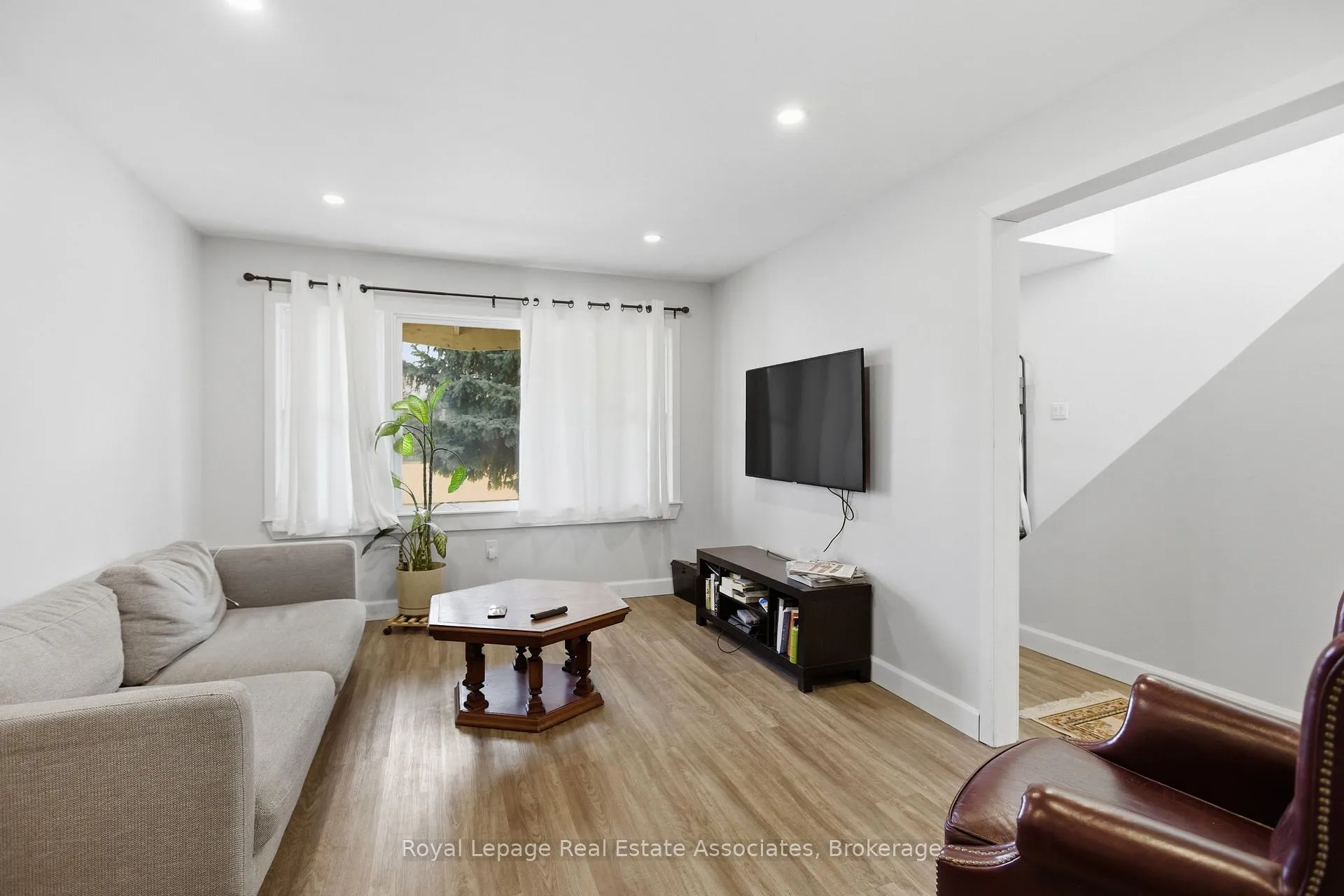 Photo 10 of 289 Strathearne Avenue, Hamilton, Homeside — HOMEH