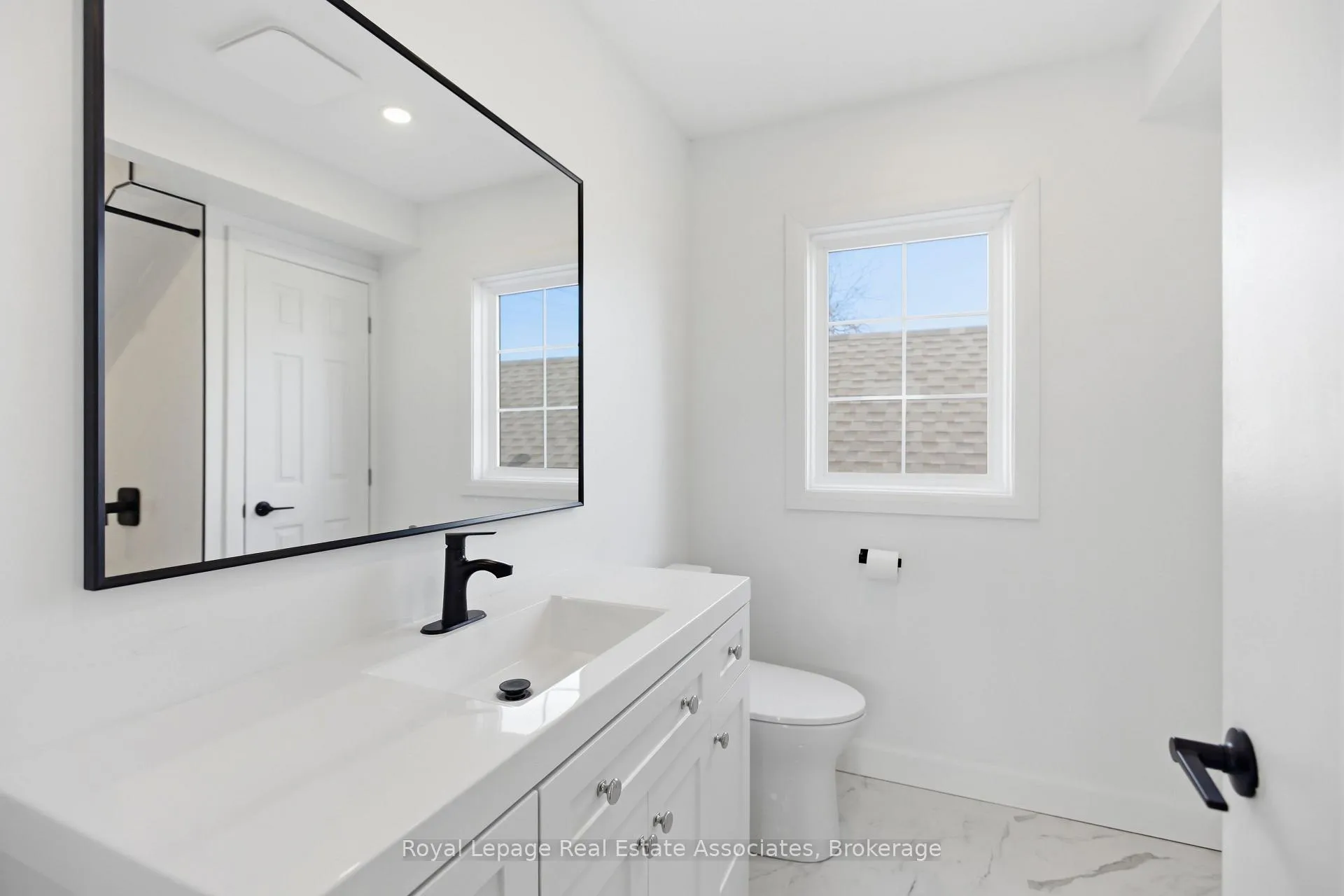 Photo 16 of 289 Strathearne Avenue, Hamilton, Homeside — HOMEH