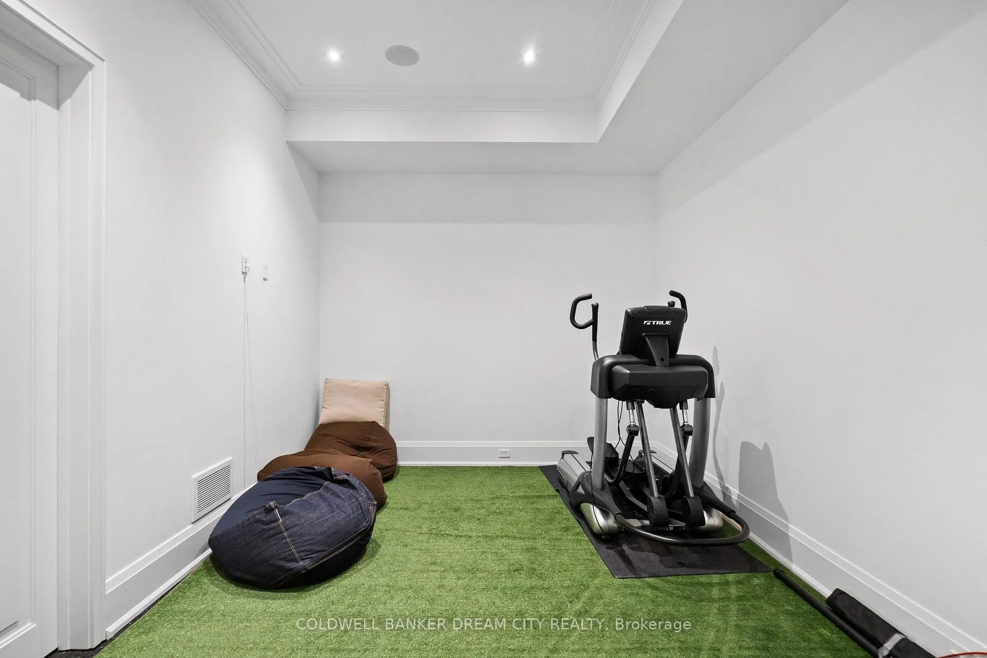 Photo 25 of 101 Dunloe Road, Toronto, Forest Hill South — HOMEH
