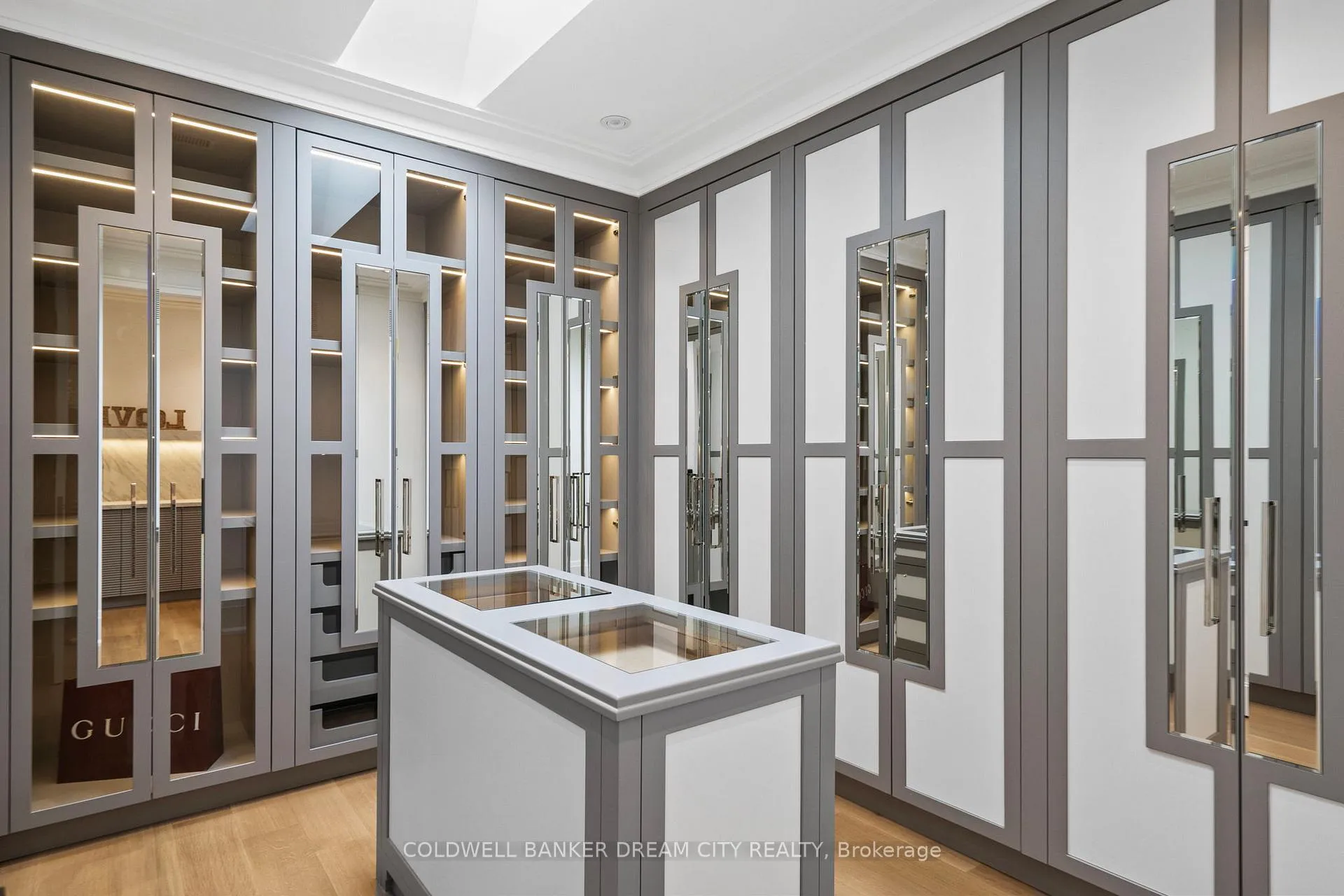 Photo 32 of 101 Dunloe Road, Toronto, Forest Hill South — HOMEH