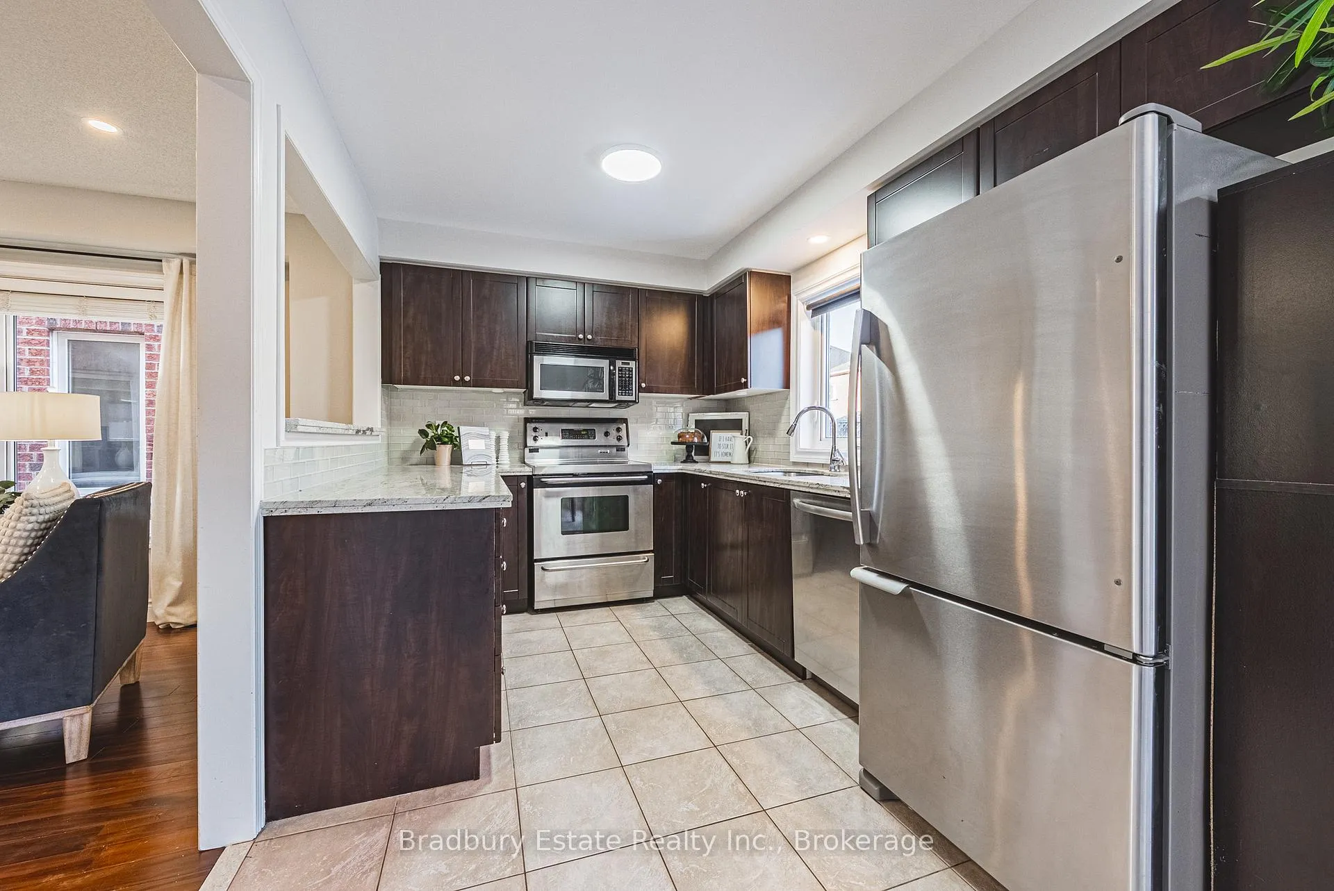 Photo 12 of 2292 Seton Crescent, Burlington, Orchard — HOMEH