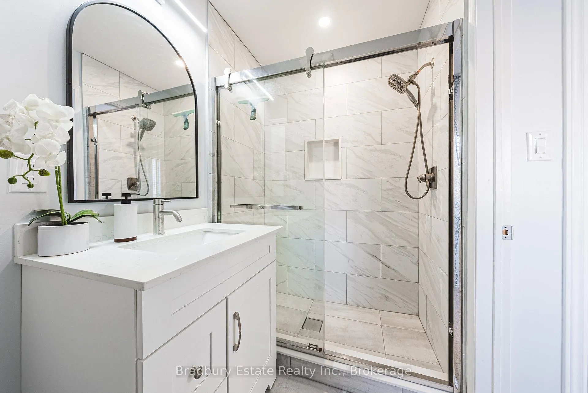 Photo 19 of 2292 Seton Crescent, Burlington, Orchard — HOMEH