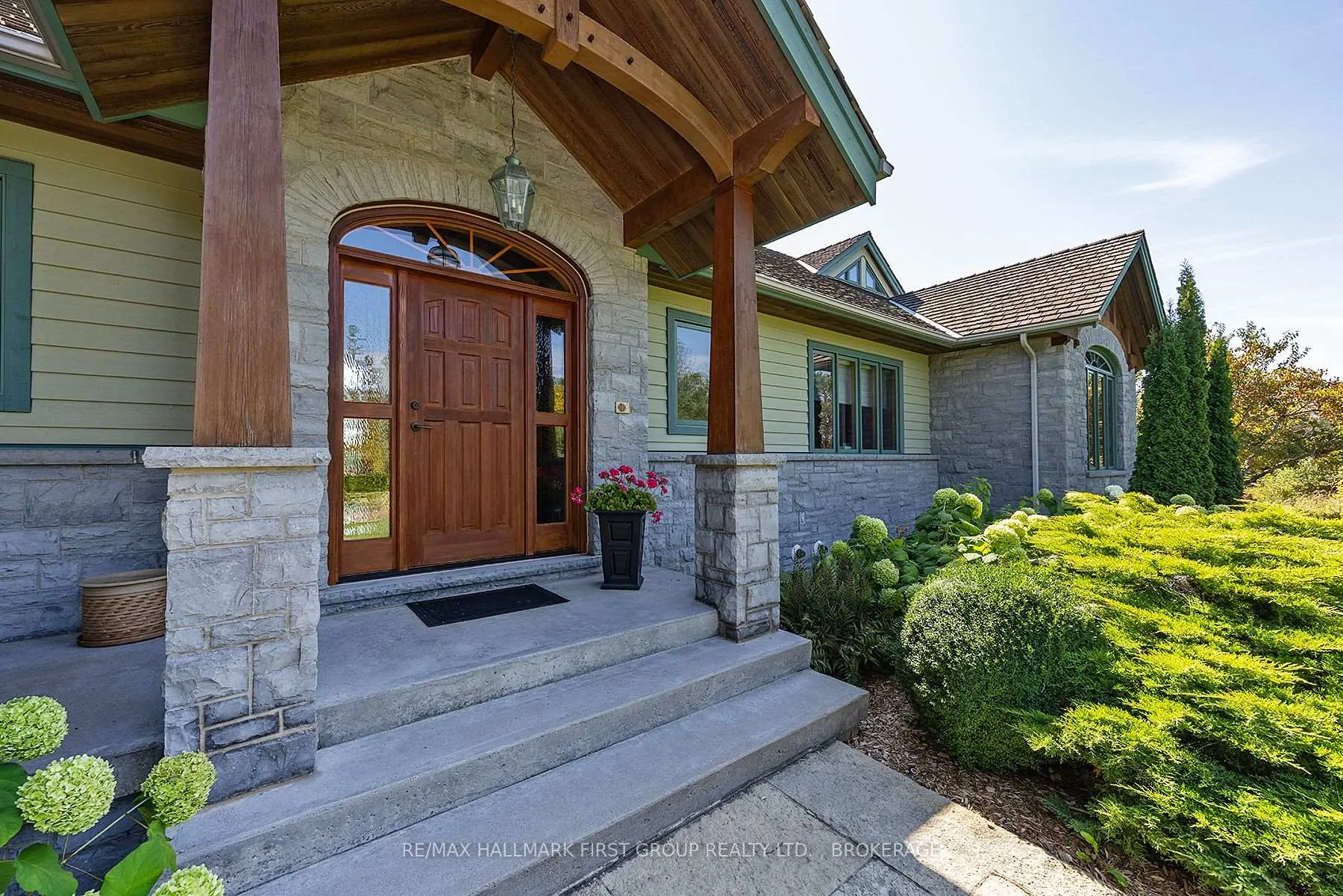 Photo 4 of 1201 Spinnaker Place, Kingston, City North of 401 — HOMEH