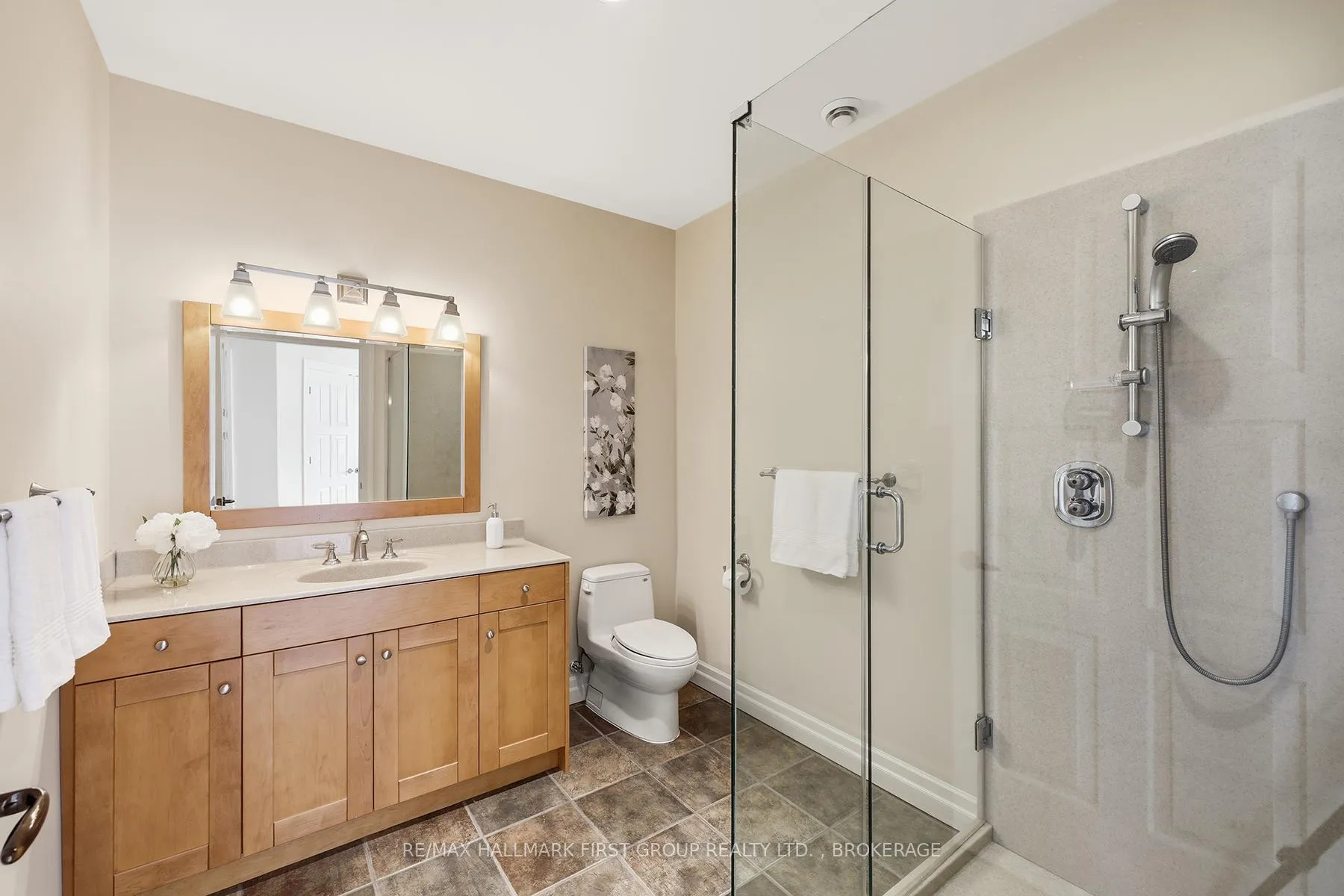 Photo 34 of 1201 Spinnaker Place, Kingston, City North of 401 — HOMEH