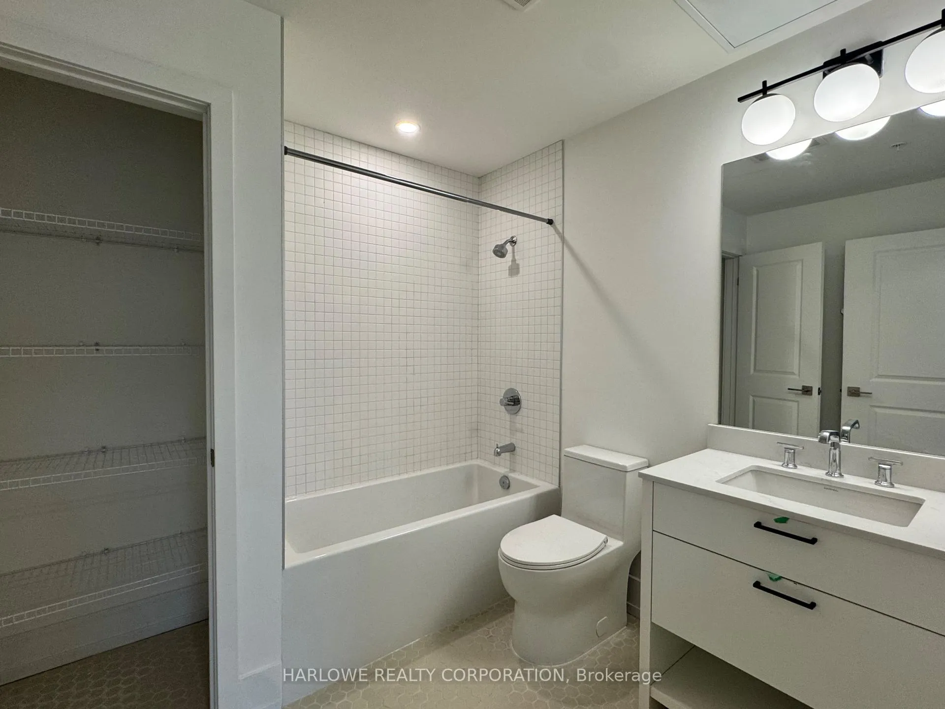 Photo 7 of Unit 811, 206 King Street W, Hamilton, Central — HOMEH