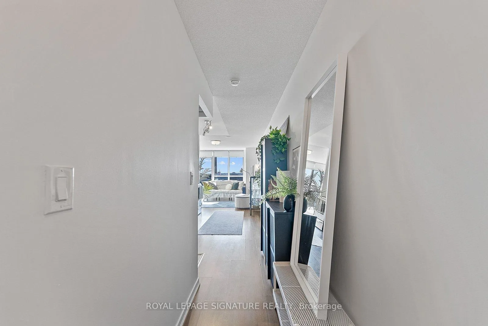 Photo 3 of Unit 1013, 38 Joe Shuster Way, Toronto, South Parkdale — HOMEH