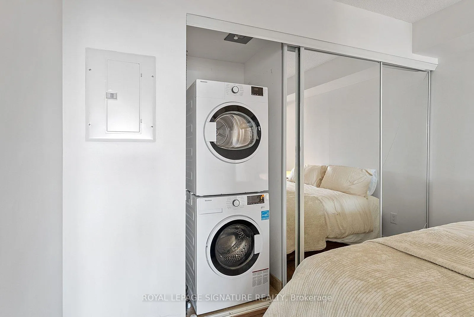 Photo 7 of Unit 1013, 38 Joe Shuster Way, Toronto, South Parkdale — HOMEH