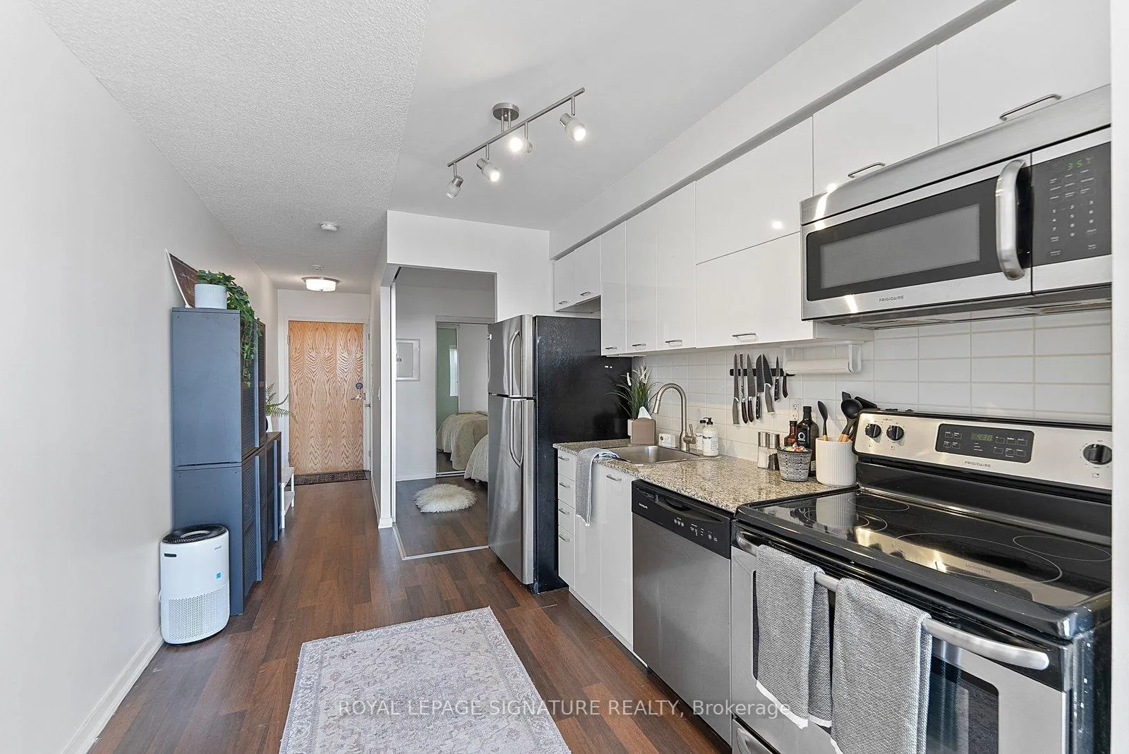 Photo 9 of Unit 1013, 38 Joe Shuster Way, Toronto, South Parkdale — HOMEH