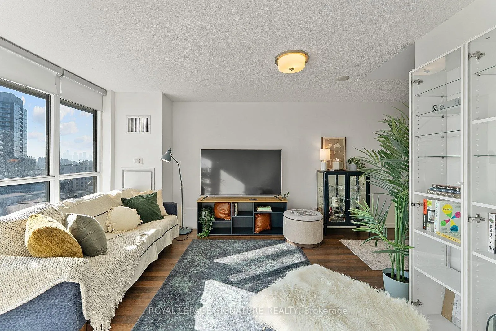 Photo 12 of Unit 1013, 38 Joe Shuster Way, Toronto, South Parkdale — HOMEH