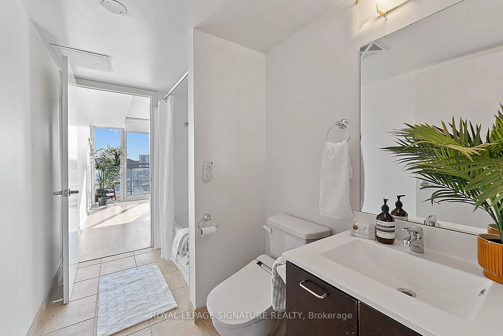 Photo 18 of Unit 1013, 38 Joe Shuster Way, Toronto, South Parkdale — HOMEH