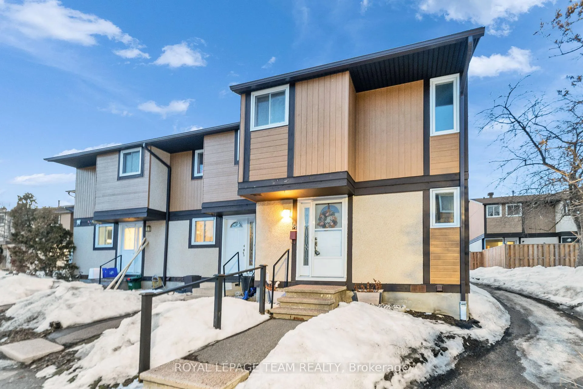 Photo 2 of Unit 61, 3344 Uplands Drive, Ottawa, Hunt Club — HOMEH
