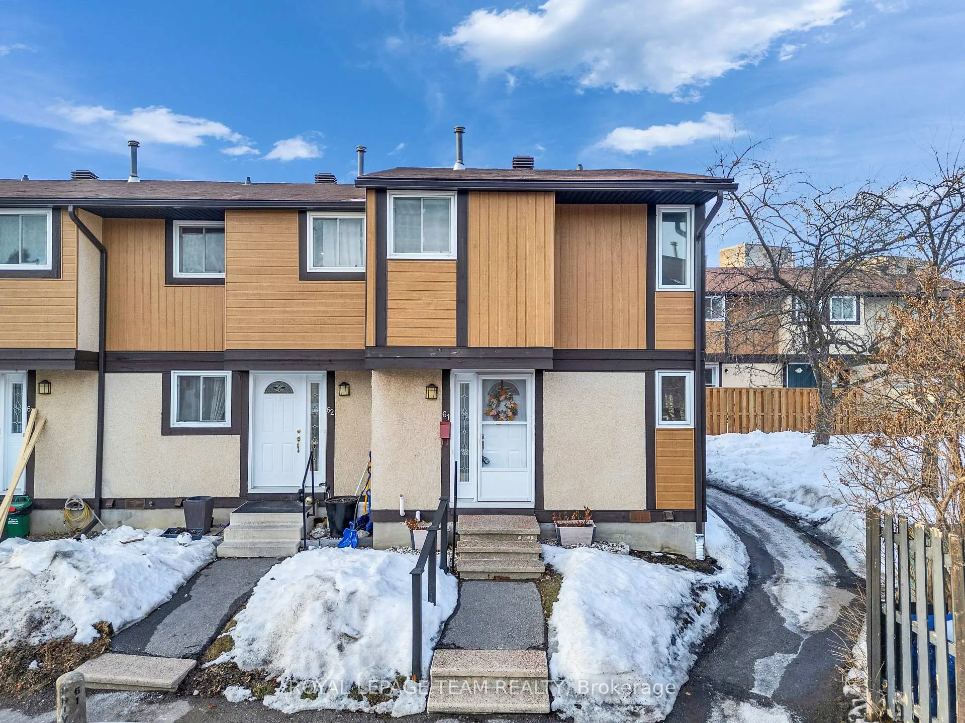 Photo 3 of Unit 61, 3344 Uplands Drive, Ottawa, Hunt Club — HOMEH
