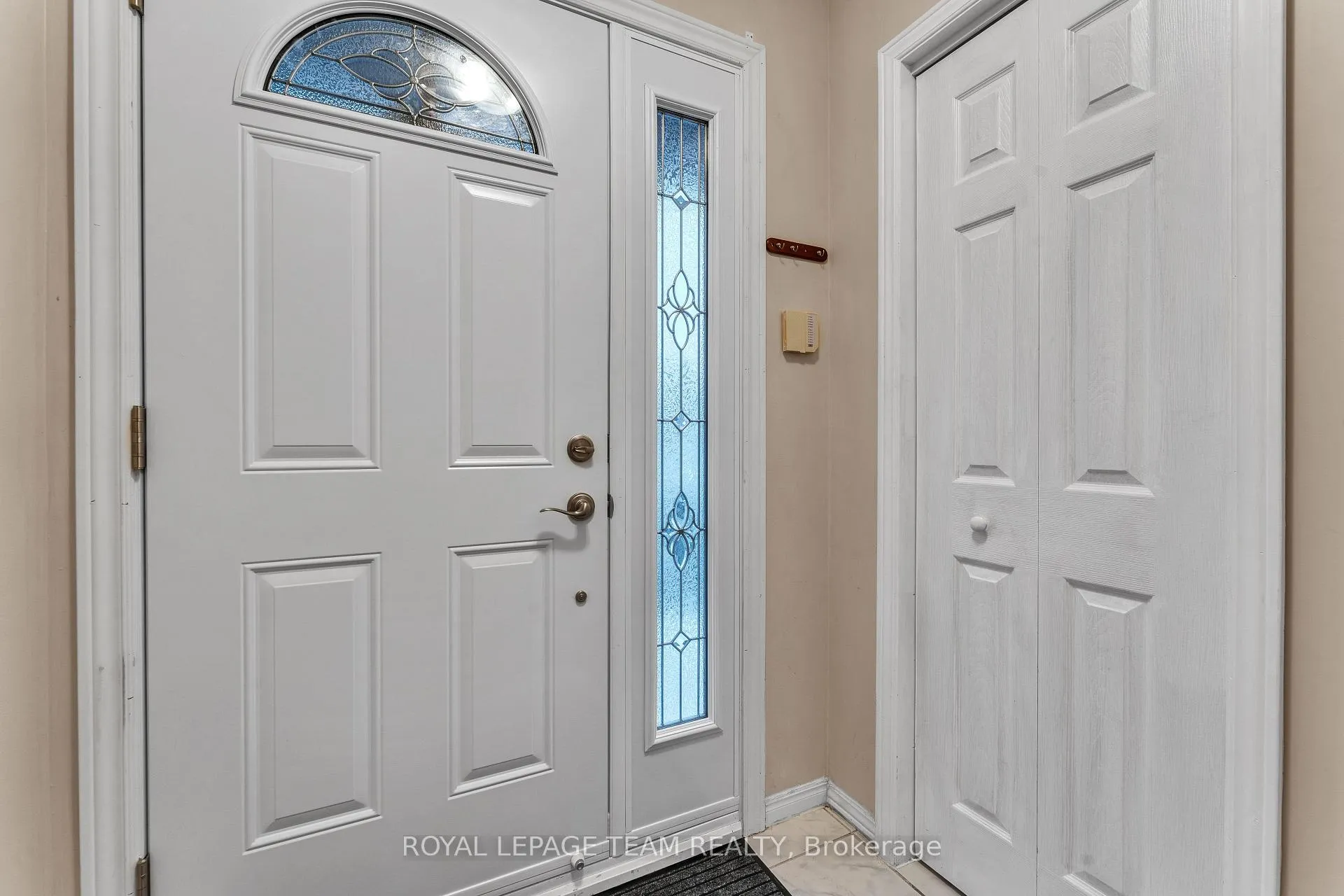 Photo 4 of Unit 61, 3344 Uplands Drive, Ottawa, Hunt Club — HOMEH
