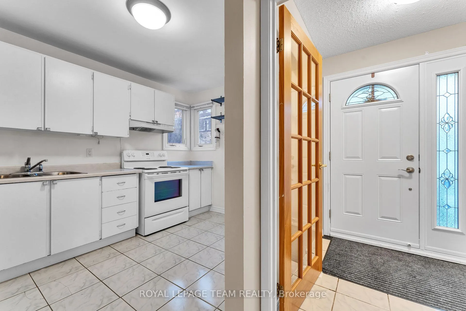 Photo 7 of Unit 61, 3344 Uplands Drive, Ottawa, Hunt Club — HOMEH