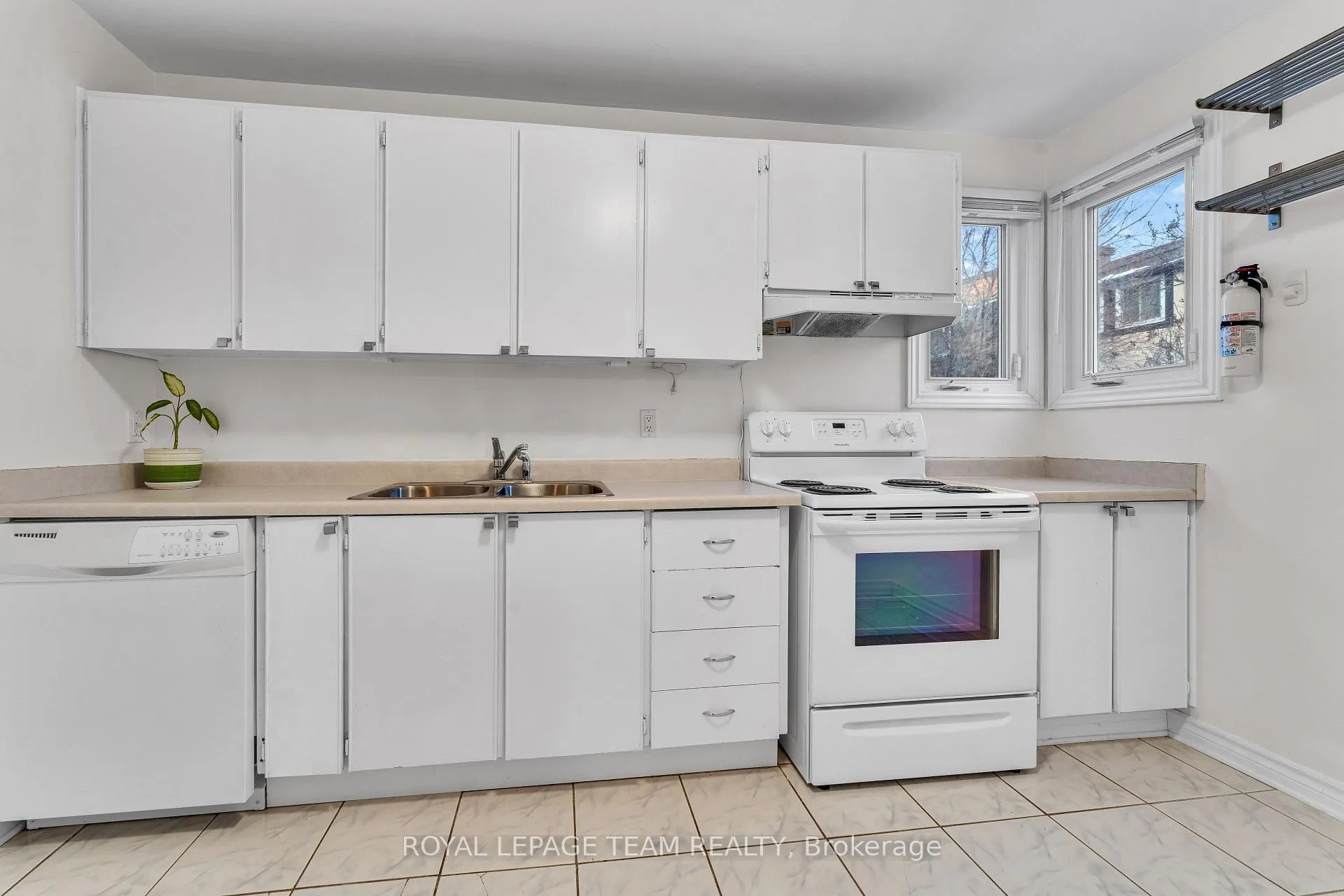 Photo 8 of Unit 61, 3344 Uplands Drive, Ottawa, Hunt Club — HOMEH