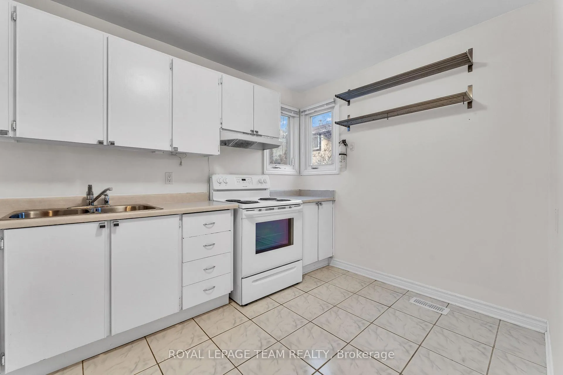 Photo 9 of Unit 61, 3344 Uplands Drive, Ottawa, Hunt Club — HOMEH