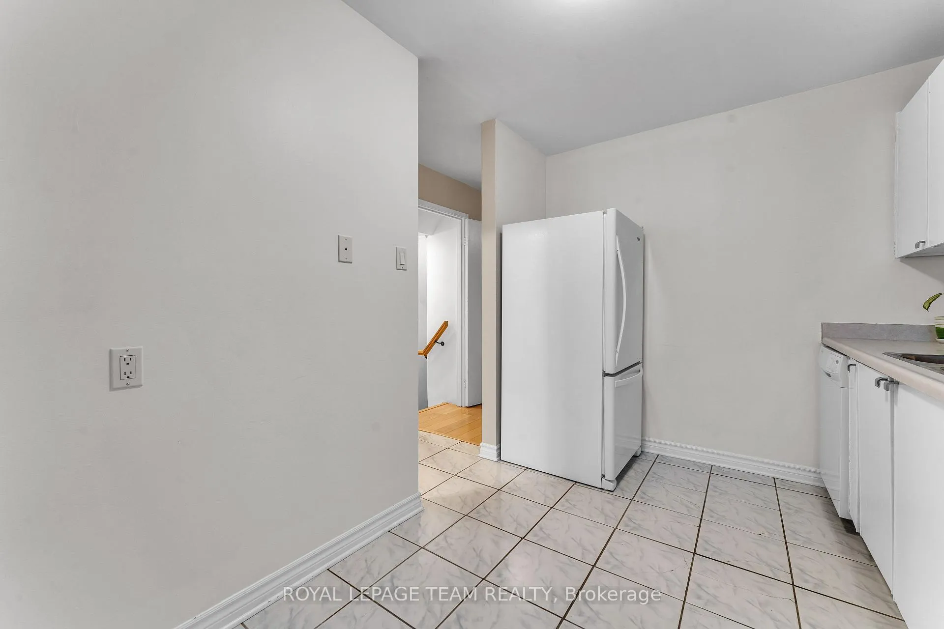 Photo 11 of Unit 61, 3344 Uplands Drive, Ottawa, Hunt Club — HOMEH