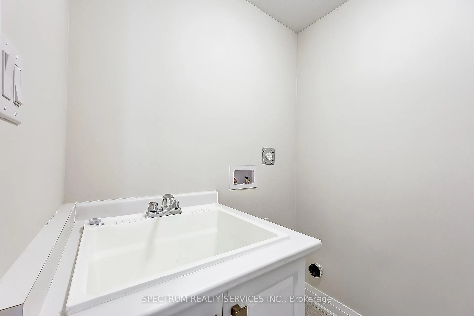 Photo 28 of 35 John Rolph Street, Markham, Cornell — HOMEH