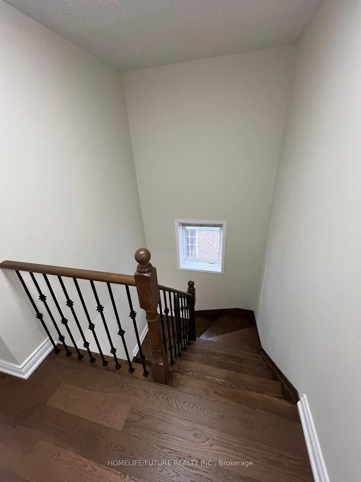 Photo 7 of 921 Taggart Crescent, Oshawa, Pinecrest — HOMEH