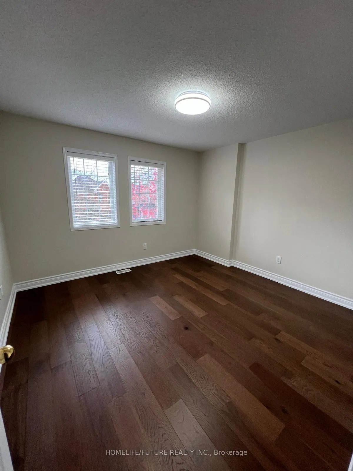 Photo 11 of 921 Taggart Crescent, Oshawa, Pinecrest — HOMEH