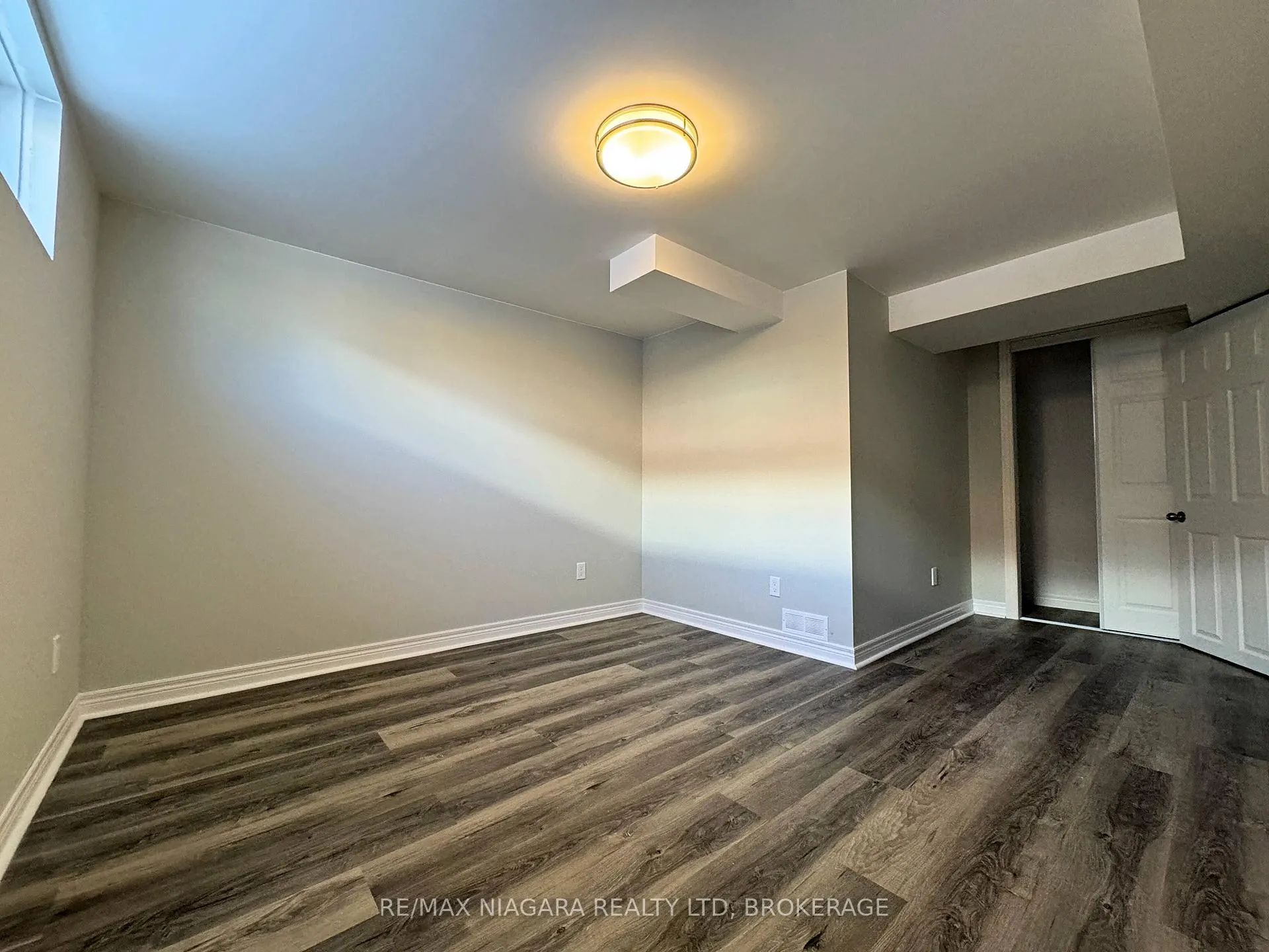 Photo 9 of 7 East Hampton Road, St. Catharines, Glendale/Glenridge — HOMEH