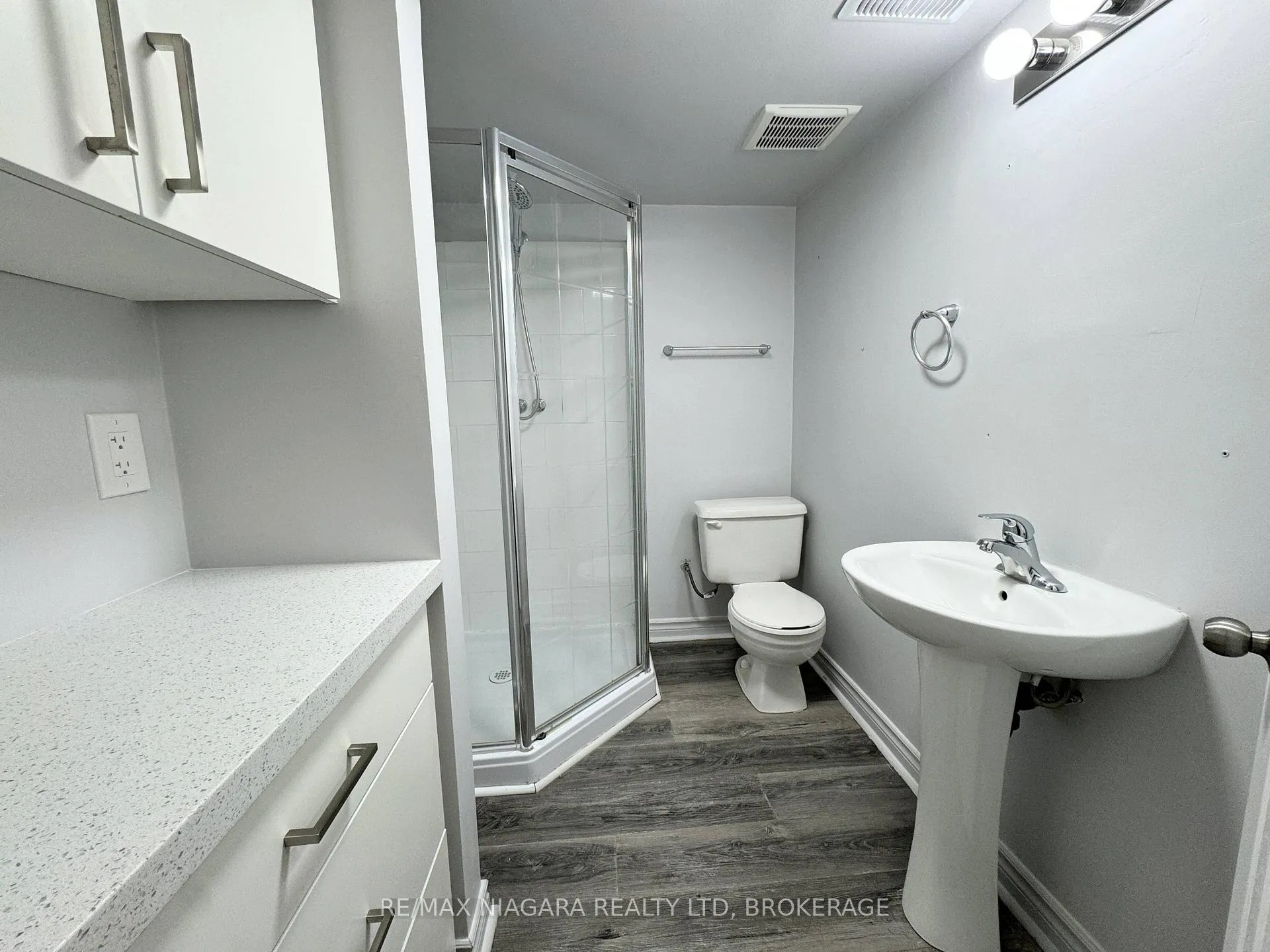Photo 11 of 7 East Hampton Road, St. Catharines, Glendale/Glenridge — HOMEH