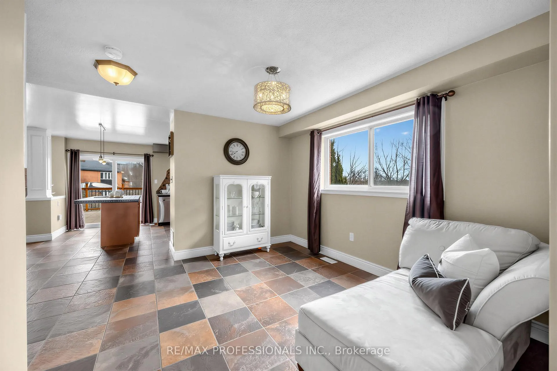 Photo 4 of 18 Brambirch Crescent, Brampton, Northwest Sandalwood Parkway — HOMEH