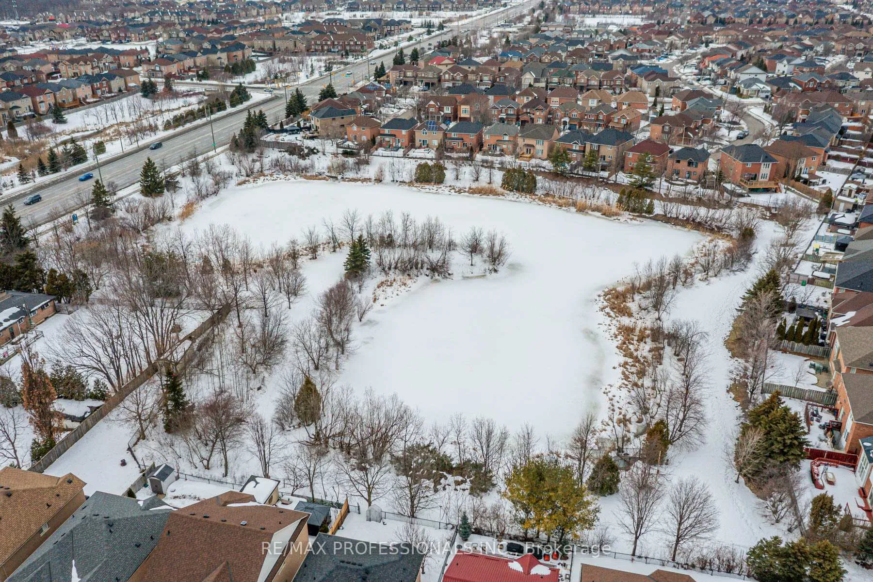 Photo 28 of 18 Brambirch Crescent, Brampton, Northwest Sandalwood Parkway — HOMEH